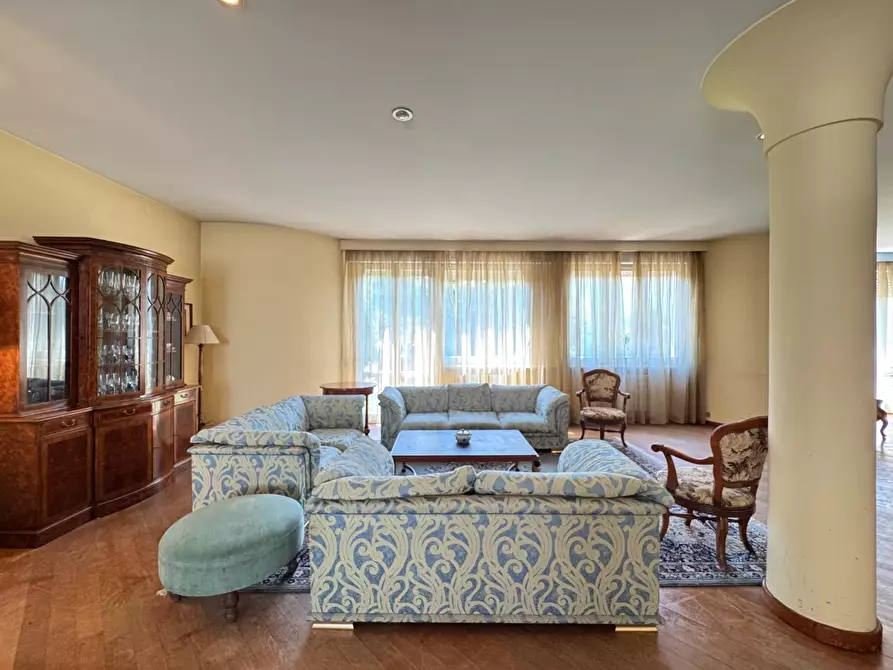 Immagine 17 di Villa in vendita  a Empoli