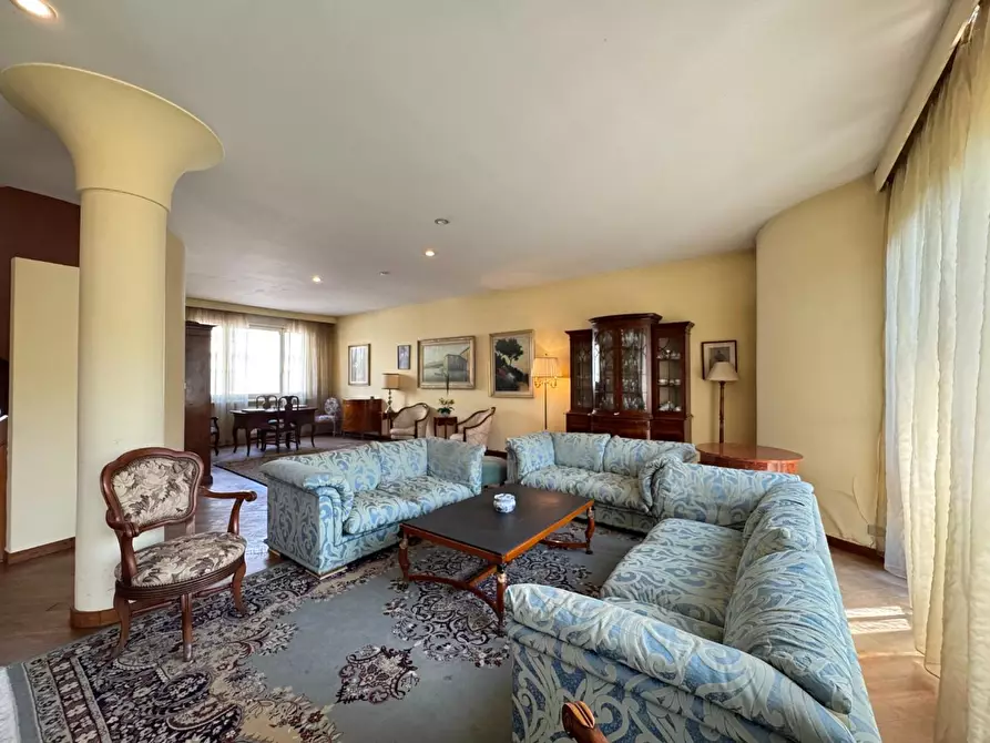 Immagine 8 di Villa in vendita  a Empoli