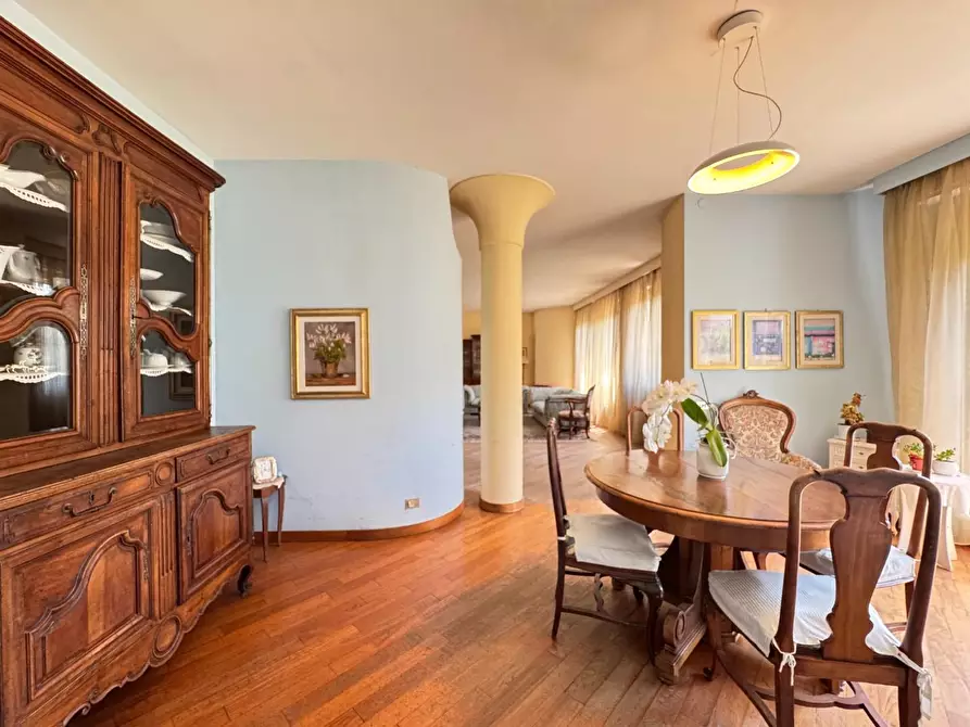 Immagine 32 di Villa in vendita  a Empoli