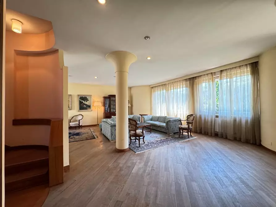 Immagine 5 di Villa in vendita  a Empoli