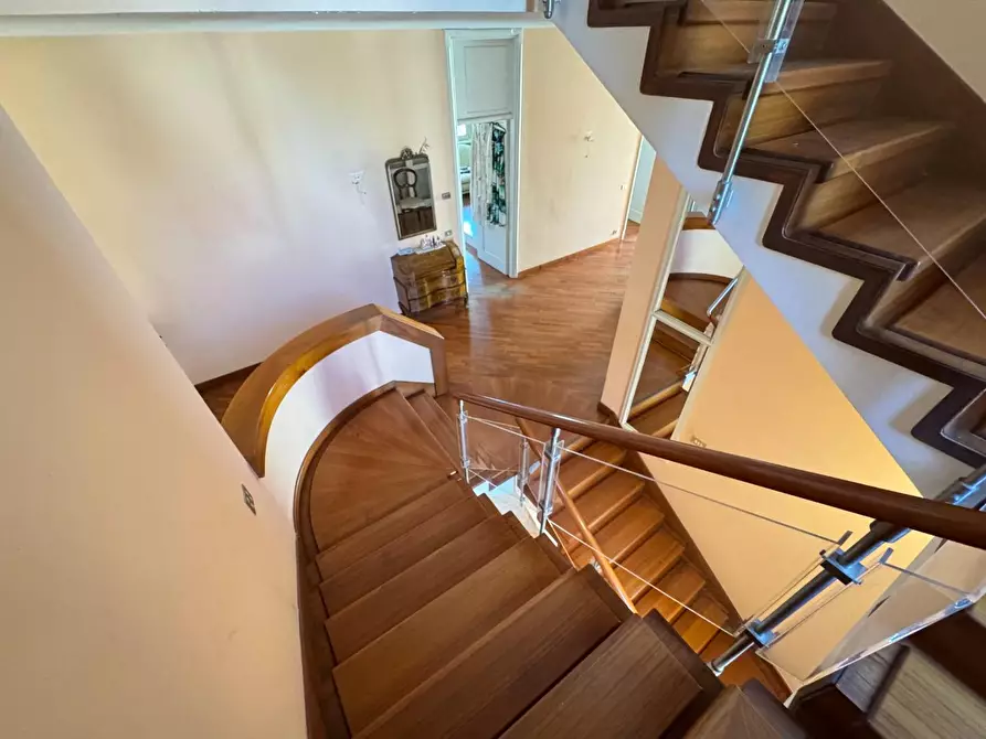 Immagine 41 di Villa in vendita  a Empoli