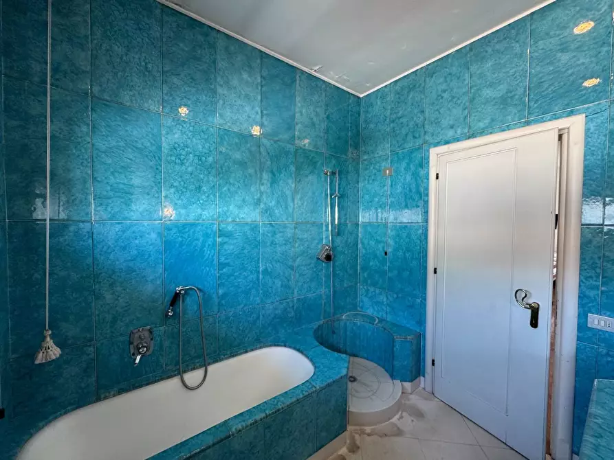 Immagine 57 di Villa in vendita  a Empoli