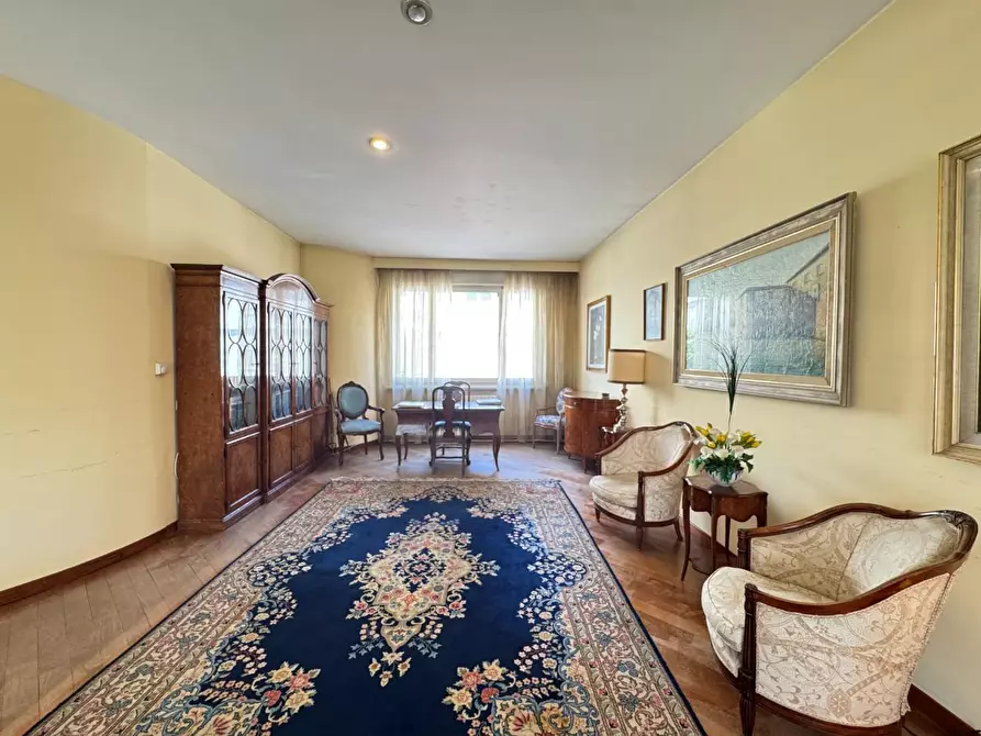 Immagine 10 di Villa in vendita  a Empoli