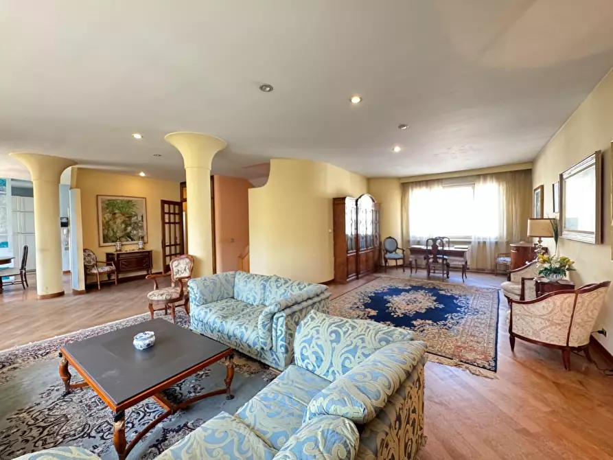 Immagine 27 di Villa in vendita  a Empoli