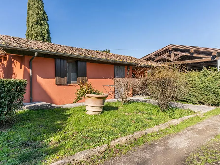 Immagine 21 di Villa in vendita  a Pontedera