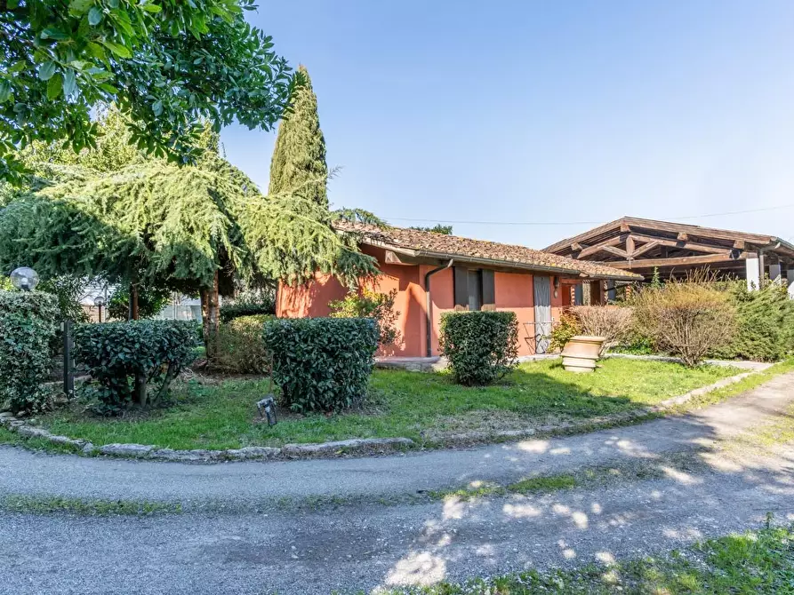 Immagine 19 di Villa in vendita  a Pontedera