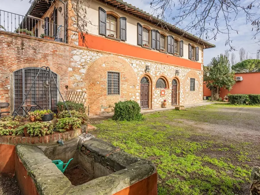 Immagine 3 di Villa in vendita  a Pontedera