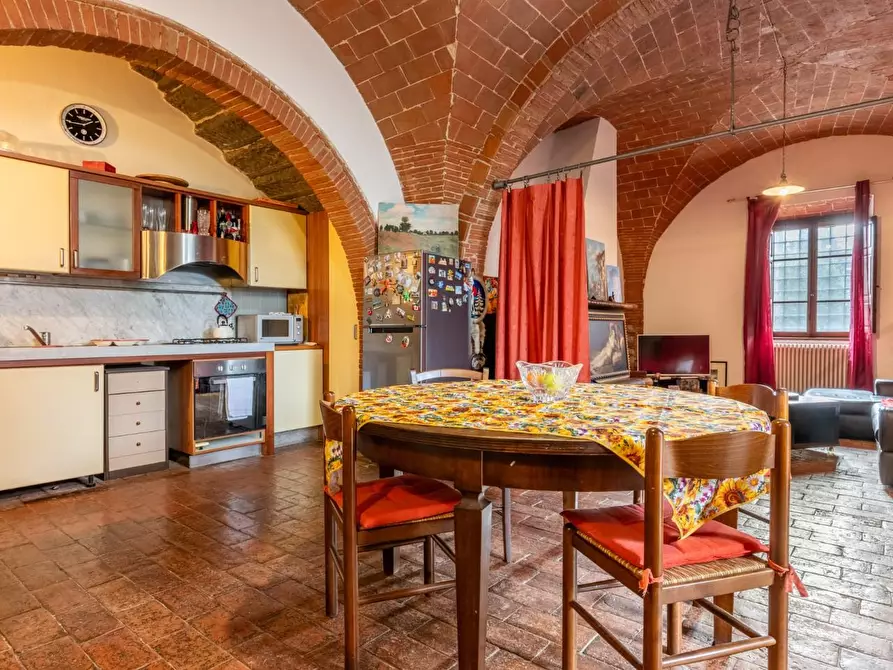 Immagine 101 di Villa in vendita  a Pontedera