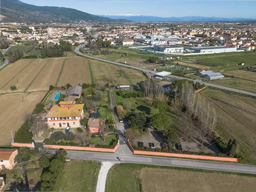 Immagine 13 di Villa in vendita  a Pontedera