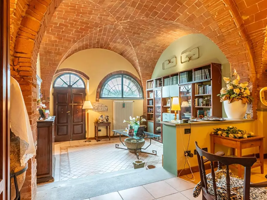 Immagine 52 di Villa in vendita  a Pontedera