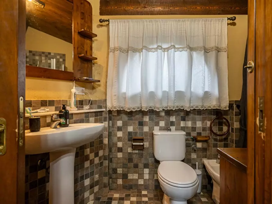 Immagine 38 di Villa in vendita  a Pontedera