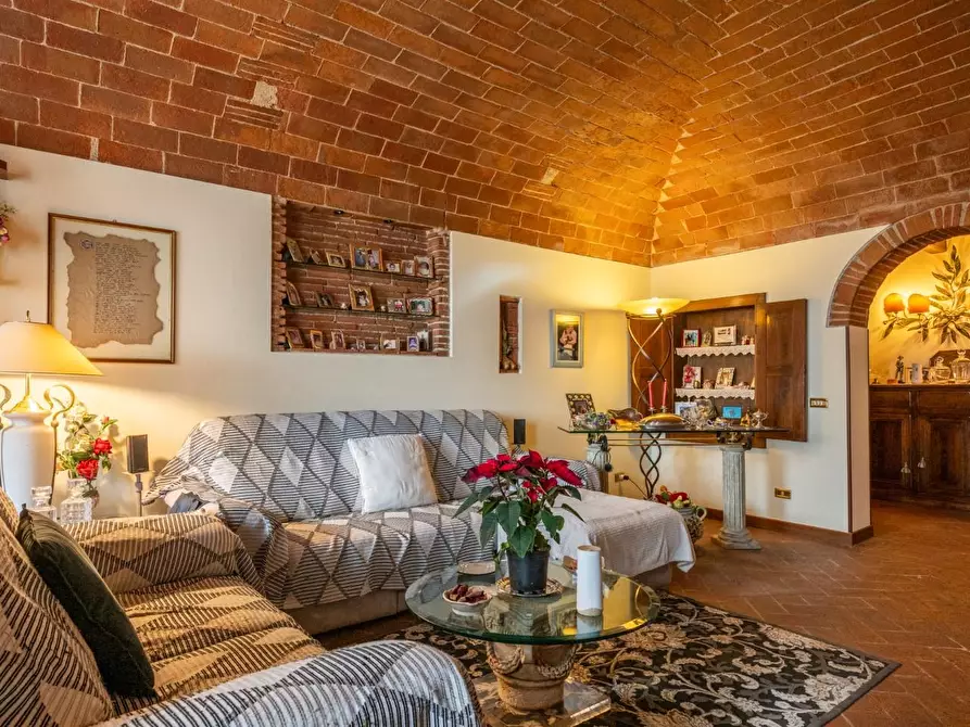 Immagine 89 di Villa in vendita  a Pontedera