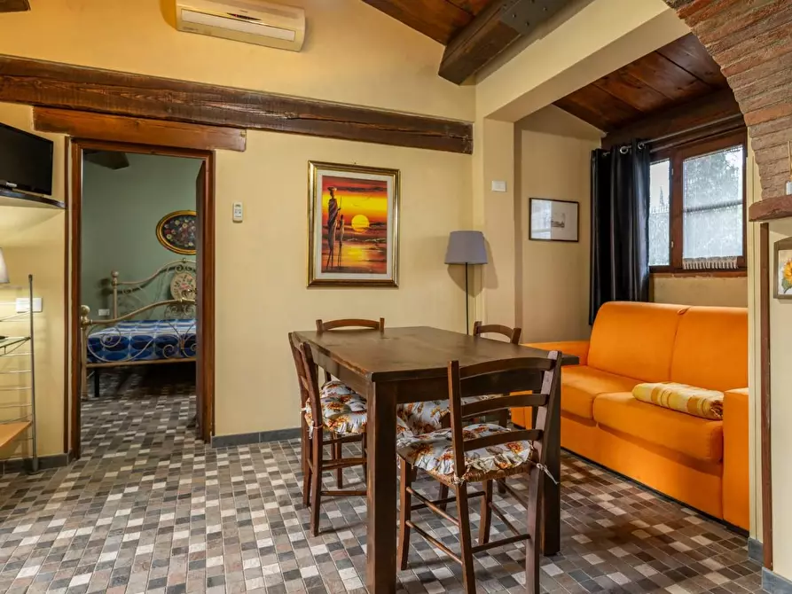 Immagine 33 di Villa in vendita  a Pontedera