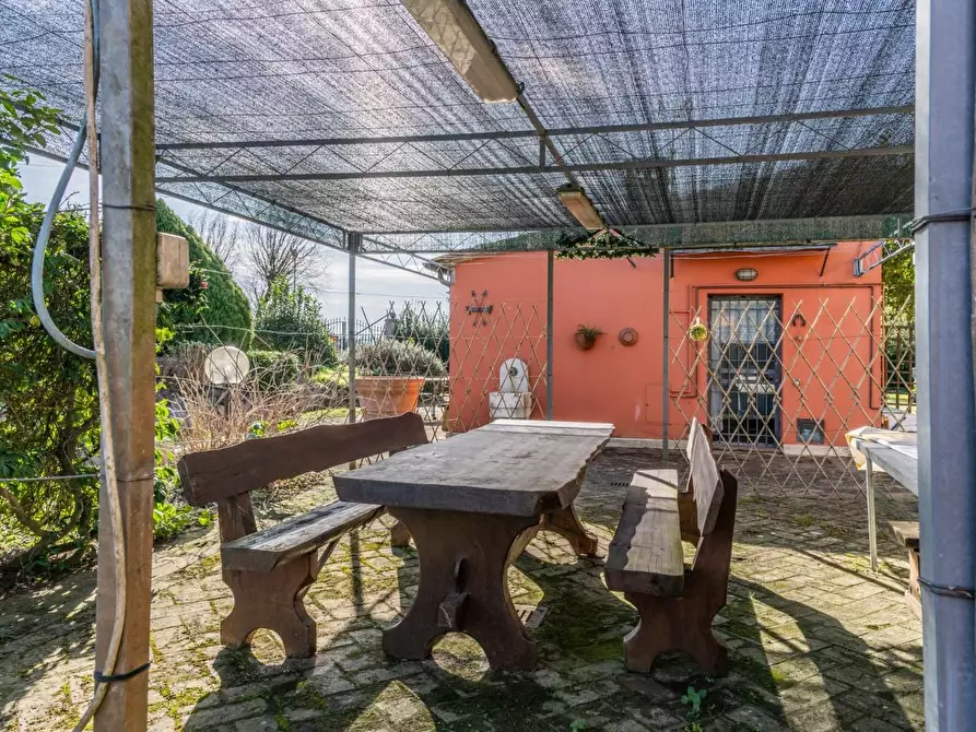 Immagine 17 di Villa in vendita  a Pontedera