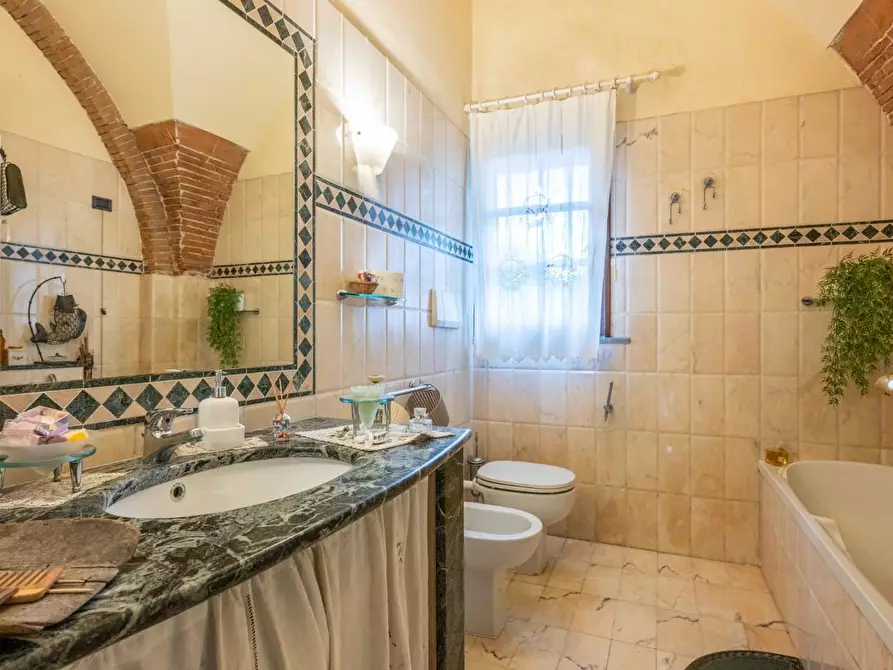 Immagine 57 di Villa in vendita  a Pontedera