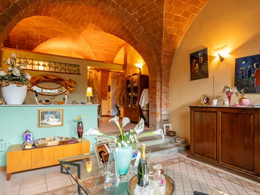 Immagine 49 di Villa in vendita  a Pontedera