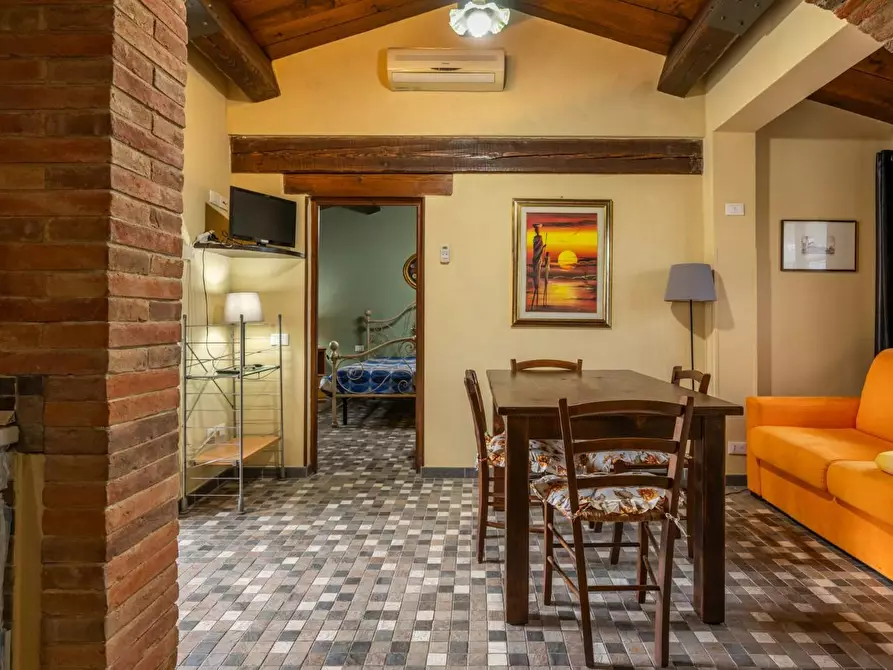 Immagine 32 di Villa in vendita  a Pontedera