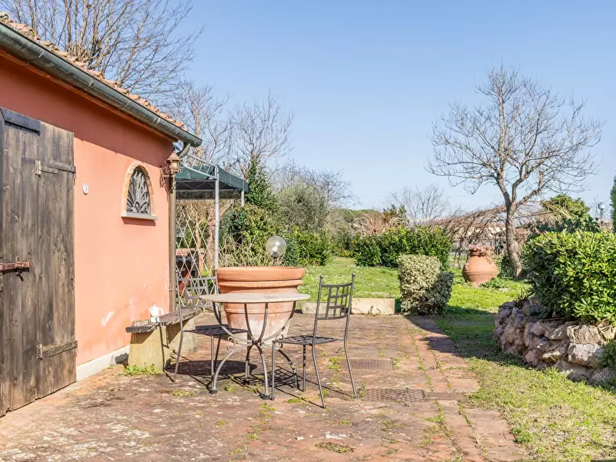 Immagine 14 di Villa in vendita  a Pontedera