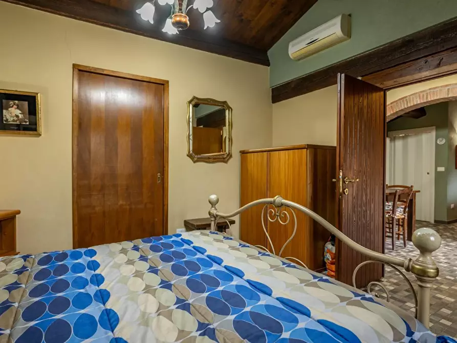 Immagine 36 di Villa in vendita  a Pontedera