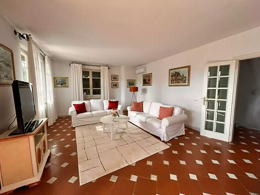 Immagine 13 di Villa in vendita  a Forte Dei Marmi