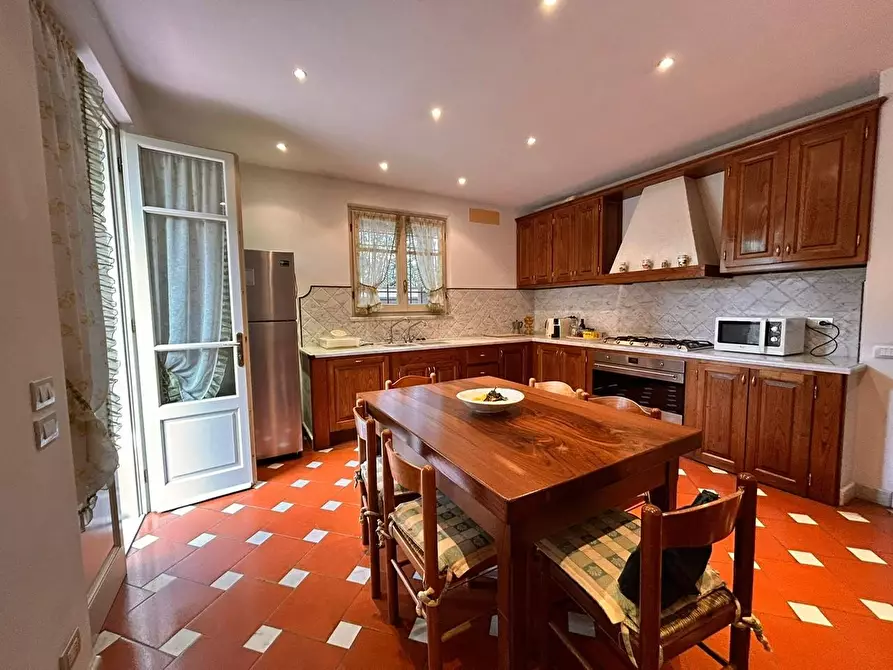 Immagine 21 di Villa in vendita  a Forte Dei Marmi