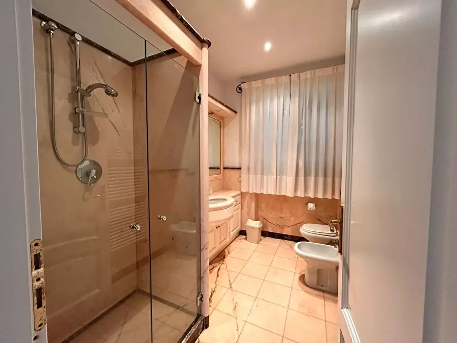 Immagine 9 di Villa in vendita  a Forte Dei Marmi