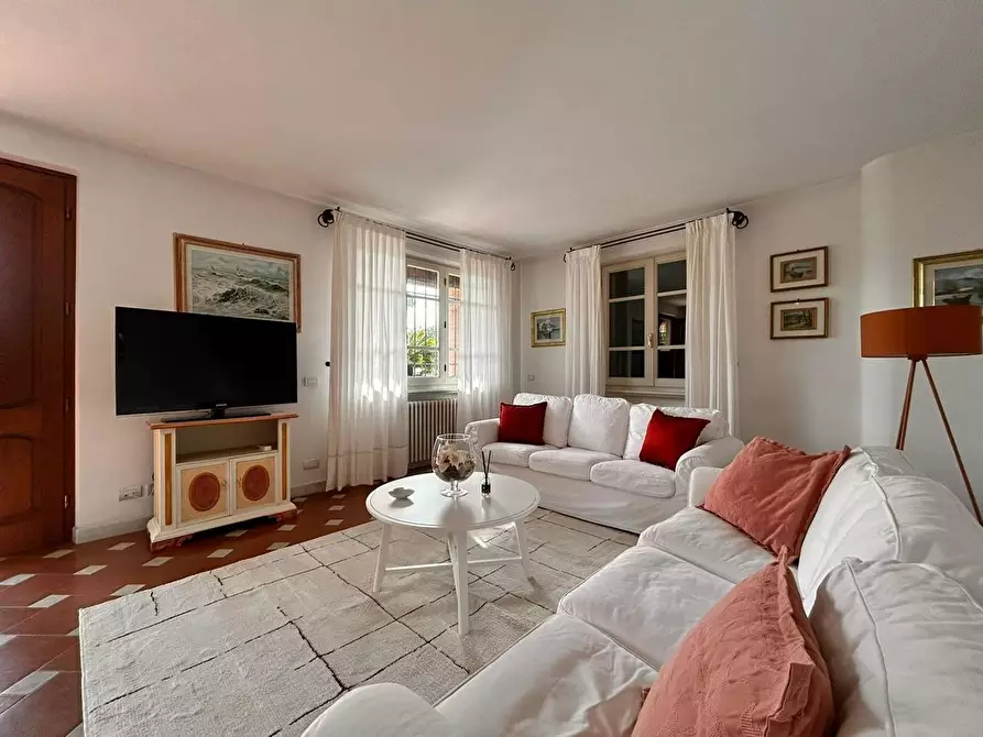 Immagine 10 di Villa in vendita  a Forte Dei Marmi