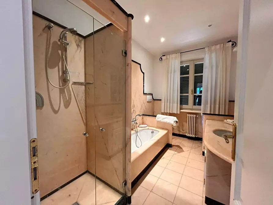 Immagine 7 di Villa in vendita  a Forte Dei Marmi