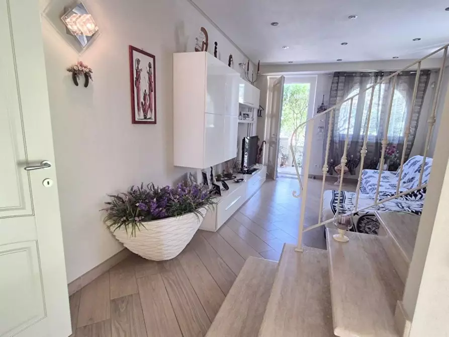 Immagine 26 di Casa trifamiliare in vendita  a Camaiore