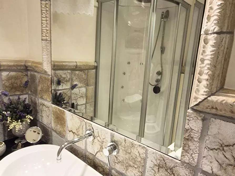 Immagine 35 di Casa trifamiliare in vendita  a Camaiore