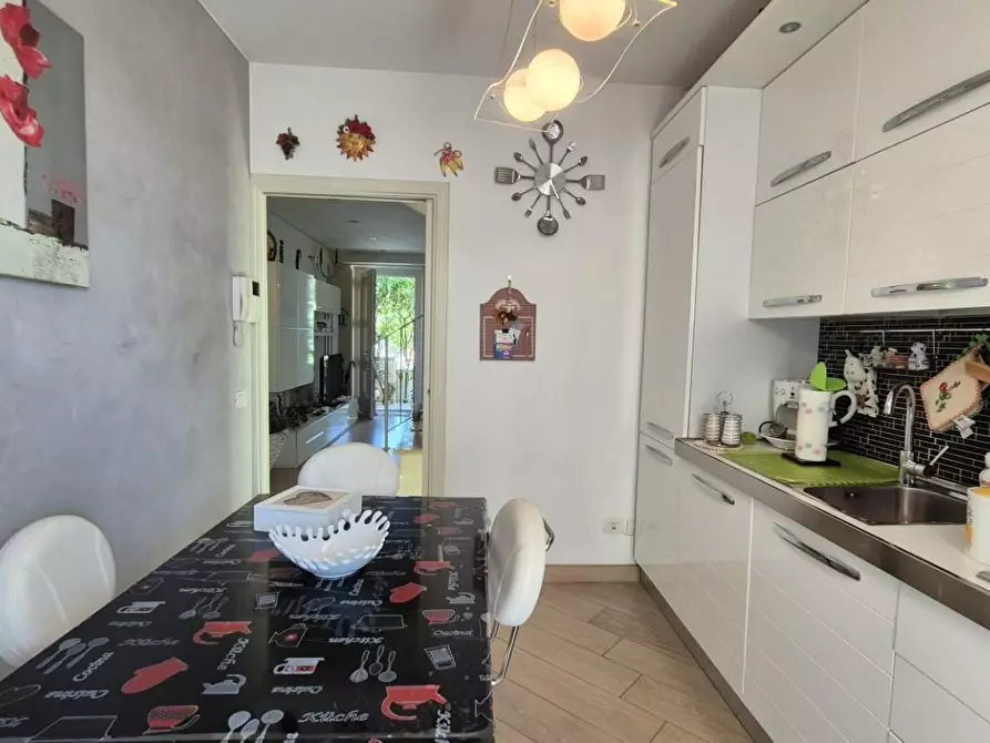 Immagine 25 di Casa trifamiliare in vendita  a Camaiore