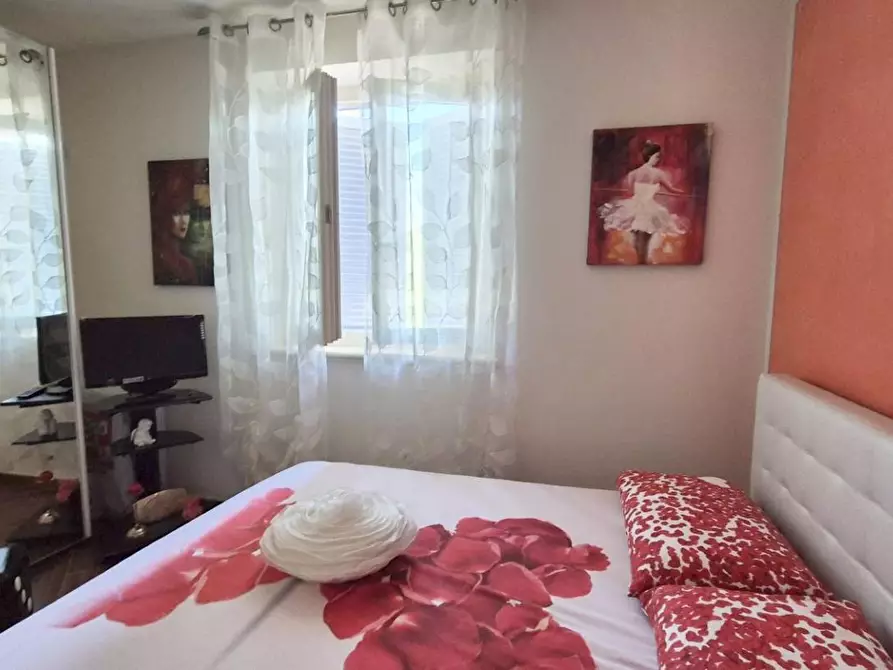 Immagine 53 di Casa trifamiliare in vendita  a Camaiore