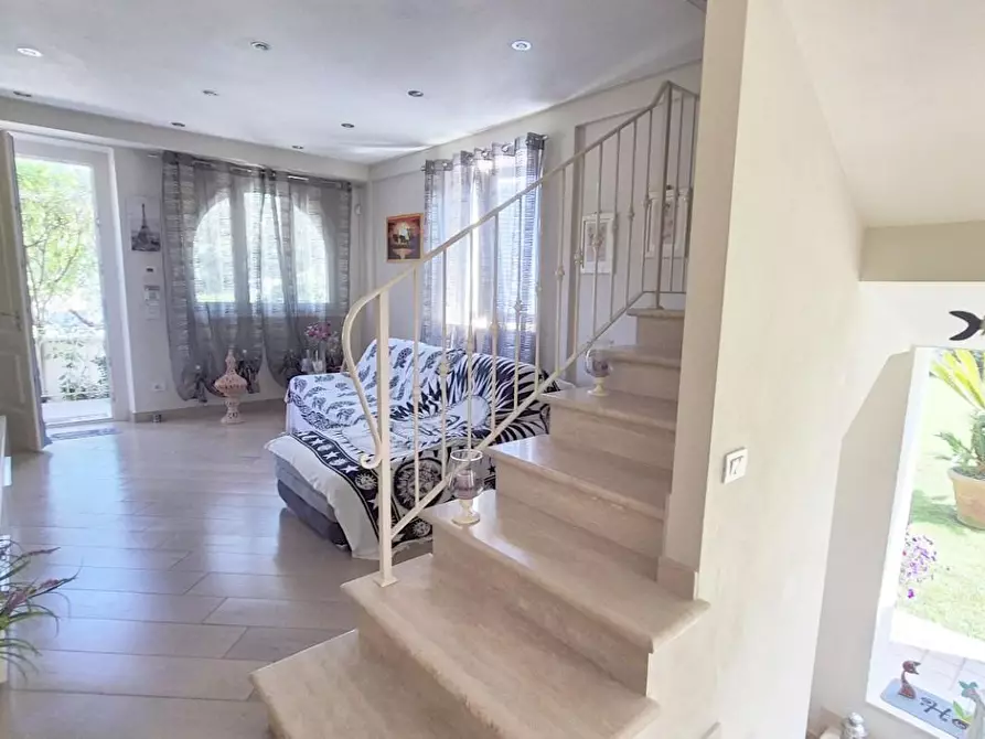 Immagine 28 di Casa trifamiliare in vendita  a Camaiore