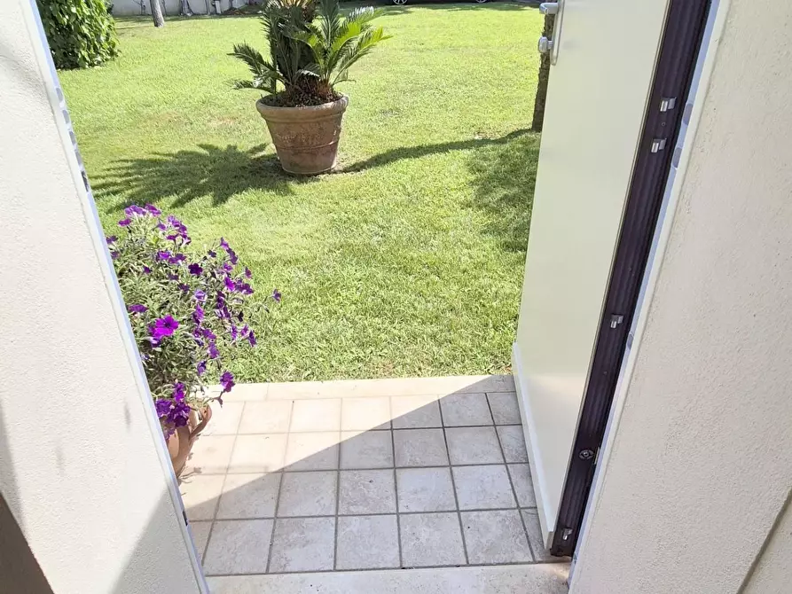 Immagine 38 di Casa trifamiliare in vendita  a Camaiore