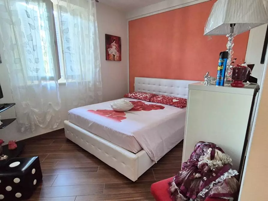 Immagine 50 di Casa trifamiliare in vendita  a Camaiore