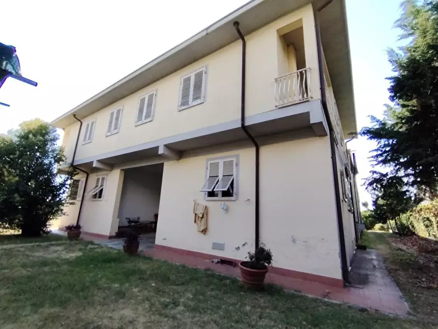 Immagine 8 di Attività artigianale in vendita  a Massa