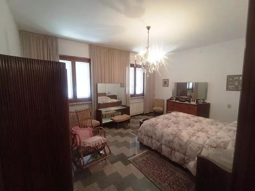 Immagine 13 di Attività artigianale in vendita  a Massa