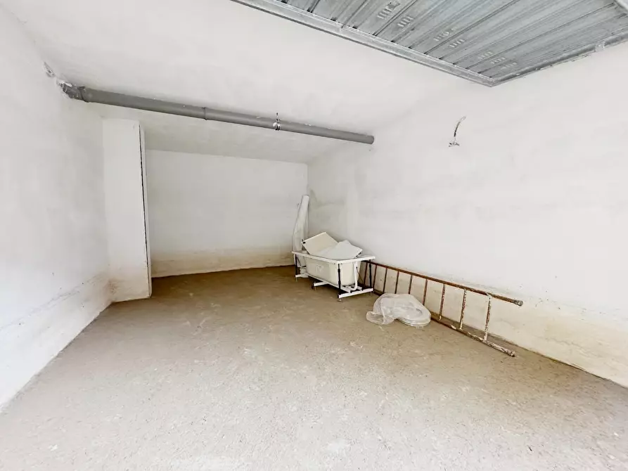 Immagine 12 di Appartamento in vendita  a Pescia