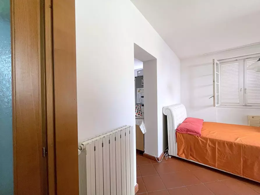 Immagine 10 di Appartamento in vendita  a Viareggio