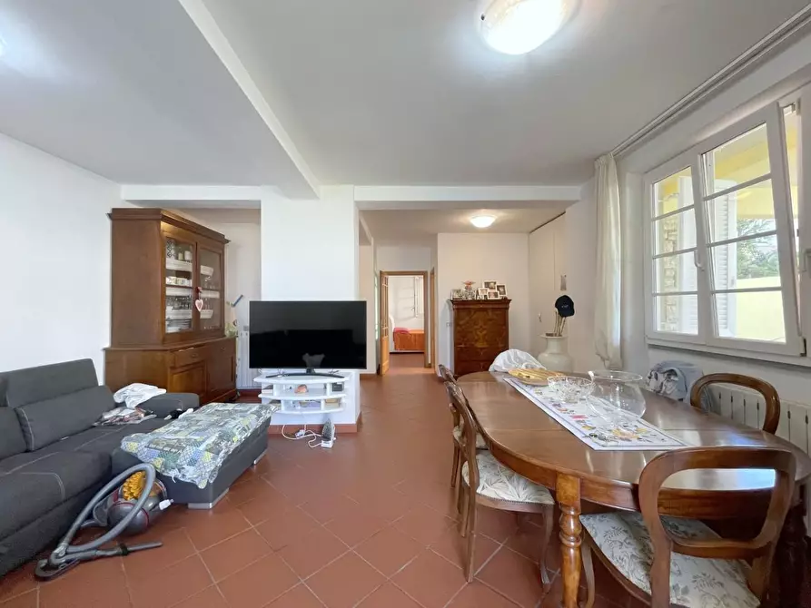 Immagine 2 di Appartamento in vendita  a Viareggio
