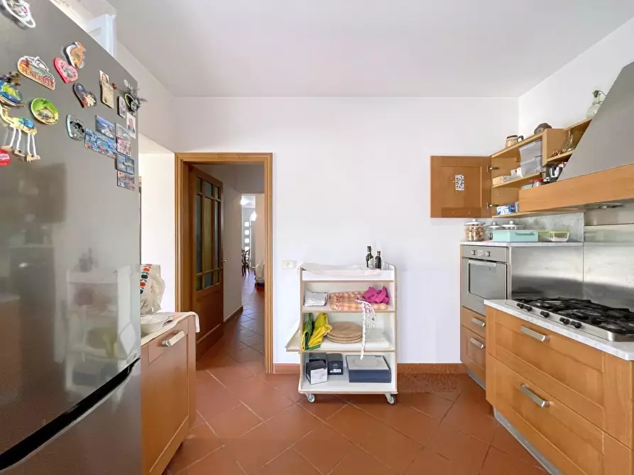 Immagine 13 di Appartamento in vendita  a Viareggio