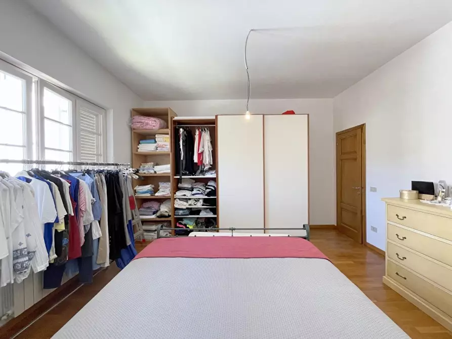 Immagine 23 di Appartamento in vendita  a Viareggio