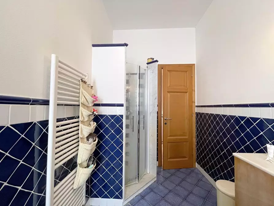 Immagine 29 di Appartamento in vendita  a Viareggio