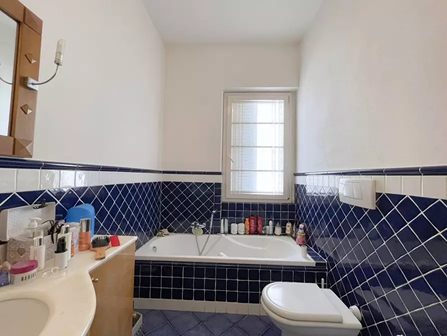 Immagine 28 di Appartamento in vendita  a Viareggio