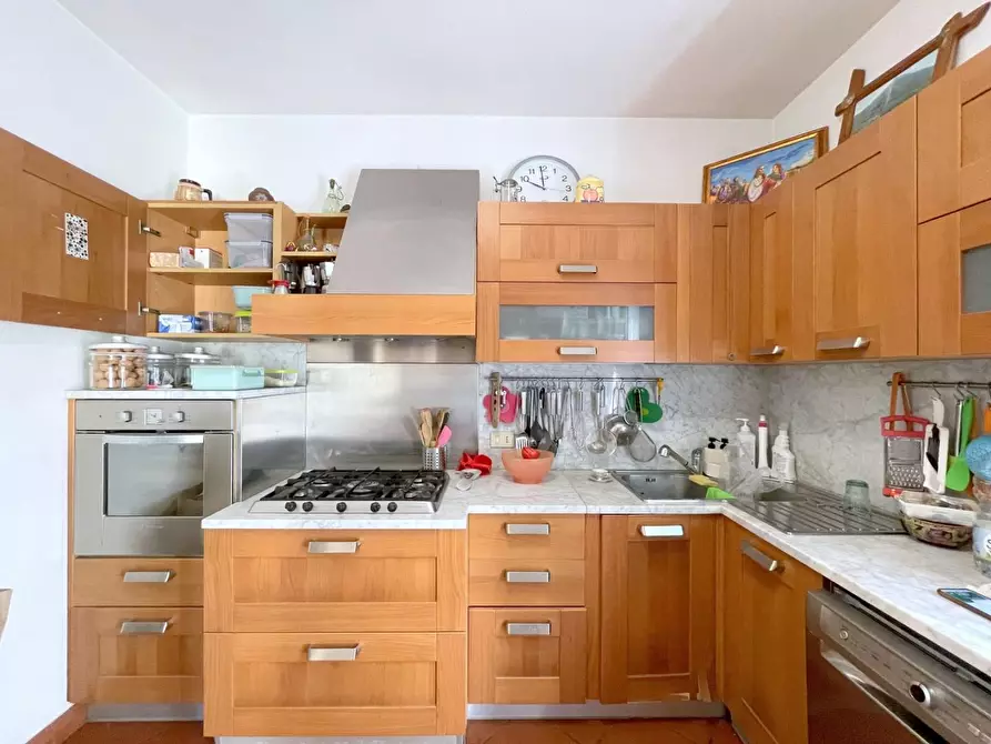 Immagine 12 di Appartamento in vendita  a Viareggio