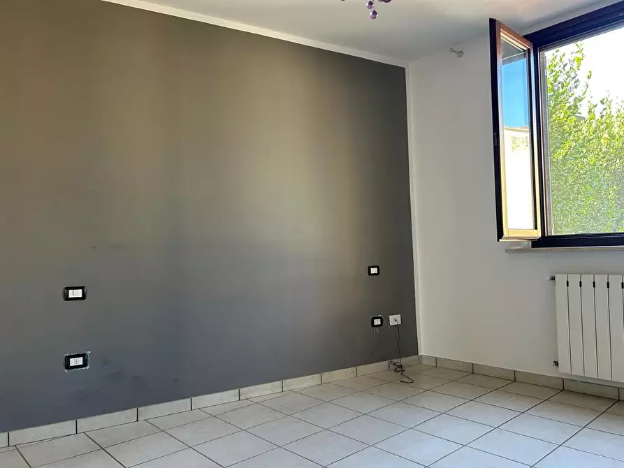 Immagine 9 di Appartamento in vendita  a Cecina