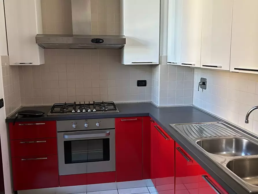 Immagine 2 di Appartamento in vendita  a Cecina