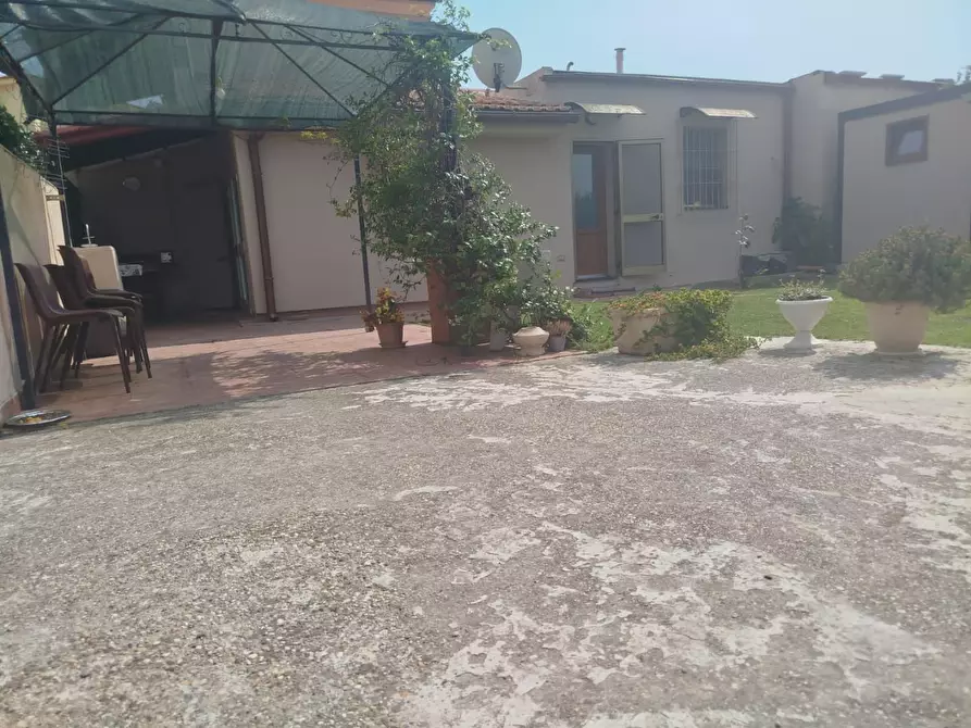 Immagine 7 di Villa in vendita  a Pisa