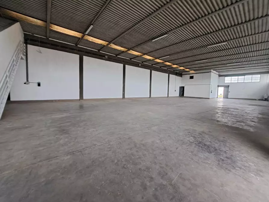 Immagine 2 di Attività artigianale in vendita  a Vinci