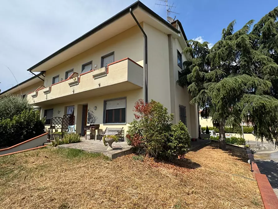 Immagine 11 di Villetta a schiera in vendita  a Empoli